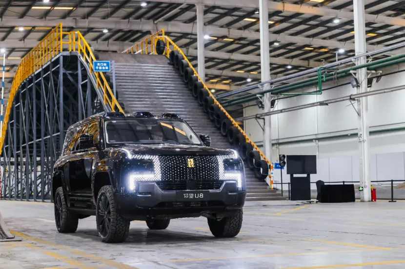 倒爬天门山，仰望U8有多野？